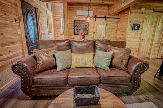 Cozy cabin in Pigeon Forge with Hot Tub - Pigeon Forge - 6