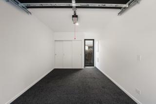 Contemporary Living in Town Centre on Sterling - 2