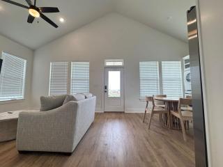 Two Bedroom Villa Walk to Beach - 1