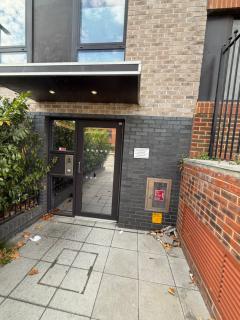 Spacious Flat for Professional - 5