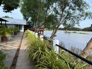 Wellness Holistic Longevity Center Riverfront Room - 9