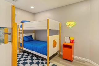 Vibrant Home – Heated Pool, Arcade, & Fire pit - 1