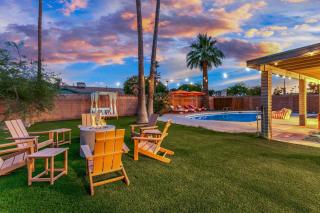 Disco Jungle with Fire Pit+Poolside TV+Yard Games - Phoenix - 2