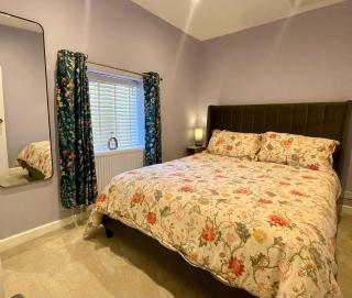 Globe Cottage - 1
