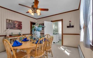 3 Bedroom 2 bath Beach House condo- 10 houses from the beach walk to the beach - 2