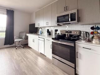 Mountain Lines & Slatted Calm A Cozy Modern Loft - 2