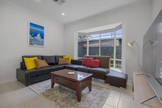 Spacious Glenunga Home with Garage Parking - 5
