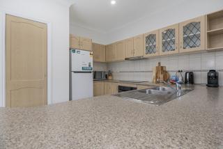 Spacious Glenunga Home with Garage Parking - 3