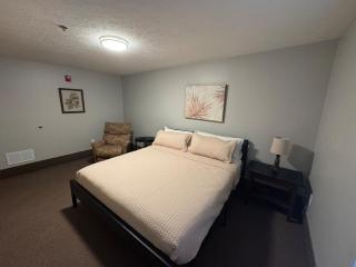 Spacious Home Sleeps 14 Handicap Accessible - 3
