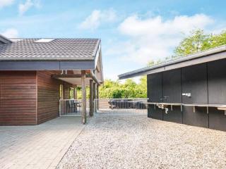 5 star holiday home in Fårvang - 1