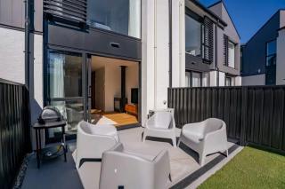 Wanaka Getaway - Bright 2-Bed Apartment - 6