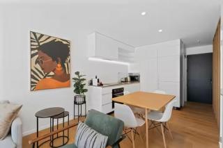 Wanaka Getaway - Bright 2-Bed Apartment - 1