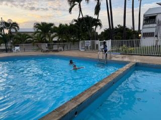 Duplex piscine vue imprenable Marina du Gosier avec citerne - 8