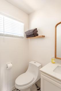 Cheerful Three Bedroom with a Fireplace - 2