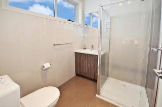 6B - Modern Executive-Style Brunswick Room - Melbourne - 8