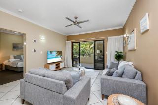 Stunning Waterfront Living in the Heart of Townsville City - 5