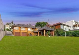 Spacious 4BR Family in Oatlands - 9