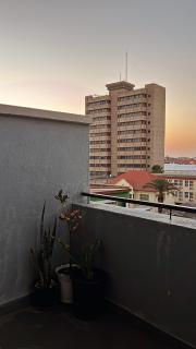 Joy-Louise City Views - 3