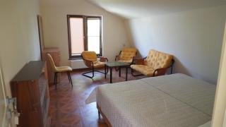 Hilltop Guesthouse - 9