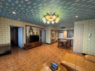 Broadbeach Sky Retreat 2BR Stunning Beach Views - 9