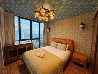 Broadbeach Sky Retreat 2BR Stunning Beach Views - 8