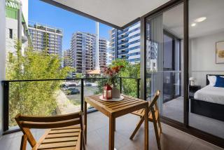 South Bank Getaway 1BR with Pool & Gym - 6