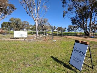 Avondale Heights by Tiny Away - 9