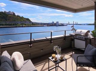10 out 10 Waterfront Perfection - Lii - 0