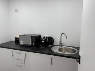 Peaceful Luton Apartment Close to Airport Amenities - Luton - 0