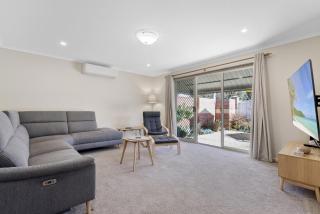 Bright Family Stay with Outdoor Space - 0