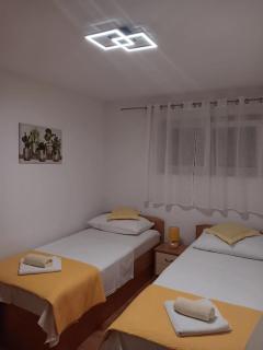 Apartment Radalj - 2