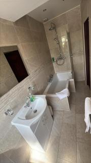 The 2 Bed Haven Perfect For Friends, Family Worker - Gateshead - 2