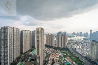 The Peak Suite at Landmark Plus - 9