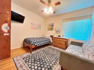 Cozy Beautiful Private Home in Prime Location - 3