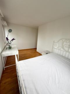 zimmer mit zauberhafter Seesicht - Room with amazing view of lake - Feusisberg - 1
