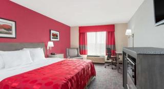 Clarion Pointe - Greensboro Coliseum Area - 4