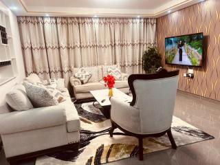 Spacious luxury three bedroom apartment with restaurant ,fully equipped gym, children playing ground, ample parking space and amazing breathtaking scenic city views - 0