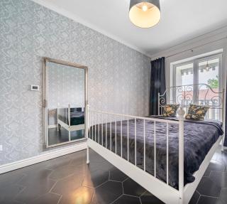 Elegant Apartment with Parking - 4