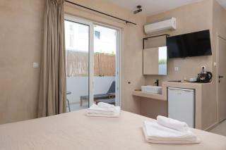 Atma Beach Rooms & Suites - 9