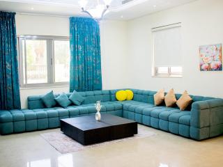 4 bedroom private villa in JVC - 9