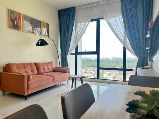 Mid Vally Southkey JB, 2BR, WIFI, 7 mins to CIQ , 5-7pax - 9