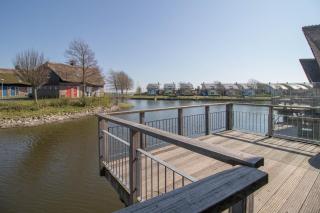 Visservilla - Beach Resort Makkum - 1