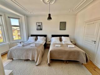 Large Copenhagen Apartment for Groups and Families - 7