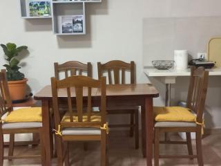 Take 5 INN - Central 2BR by Kavaja Str, Sleeps 5 ppl - 1