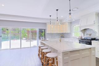 King Beds - Ensuites - Sleeps 20 - Cinema - Lake - 4