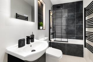 London Luxury 2-bedroom with Garden - 2