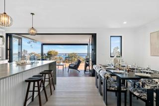 Modern 4BR Mirraboo Home with Panoramic Lake Views - 5