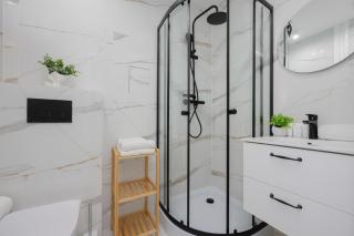 Bright Studio in Bielany close to the Metro by Noclegi Renters - 7