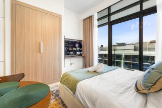 Stylish City Studio with Burj Khalifa View - 5