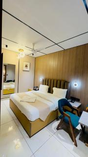 Hotel Black Rose - 5